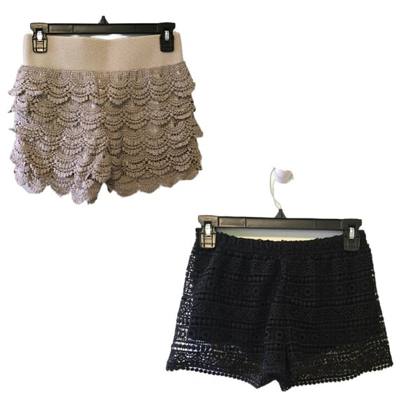 Lot of 2 Womens Lace Shorts Beige Black Knit Lined Stretch Girly Cute Sz S - Picture 1 of 11